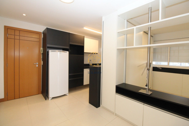 Imagem Apartamento com 1 Quarto à Venda ou Locação, 50 m² em Centro - Curitiba
