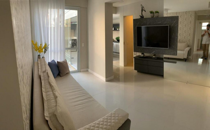 Imagem Imóvel com 3 Quartos à Venda, 135 m² em Centro - Florianópolis Imagem Imóvel com 3 Quartos à Venda, 135 m² em Centro - Florianópolis