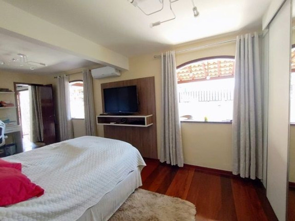 Imagem Imóvel com 3 Quartos à Venda, 195 m² em Várzea - Teresópolis Imagem Imóvel com 3 Quartos à Venda, 195 m² em Várzea - Teresópolis