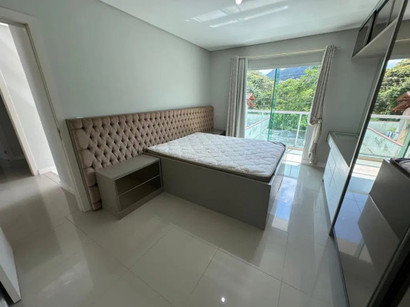 Imagem Casa com 4 Quartos à Venda, 210 m² em Casa Branca - Itapema Imagem Casa com 4 Quartos à Venda, 210 m² em Casa Branca - Itapema