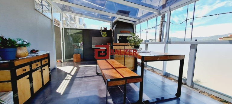 Imagem Casa com 3 Quartos à Venda, 200 m² em Corrego Grande - Florianópolis