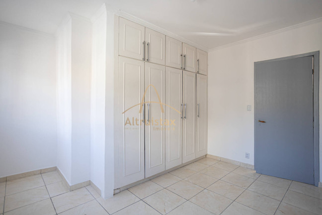 Imagem Casa com 5 Quartos à Venda, 240 m² em Bandeiras - Osasco Imagem Casa com 5 Quartos à Venda, 240 m² em Bandeiras - Osasco