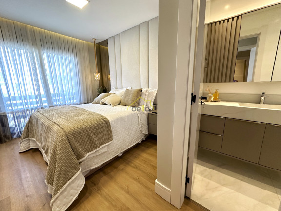 Imagem Imóvel com 3 Quartos à Venda, 118 m² em América - Joinville Imagem Imóvel com 3 Quartos à Venda, 118 m² em América - Joinville