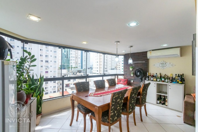 Imagem Apartamento com 3 Quartos à Venda, 95 m² em Centro - Balneário Camboriú Imagem Apartamento com 3 Quartos à Venda, 95 m² em Centro - Balneário Camboriú