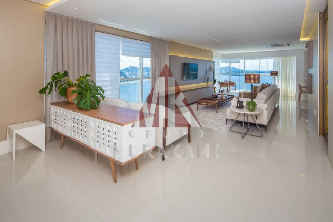 Imagem Imóvel com 4 Quartos à Venda, 238 m² em Centro - Balneário Camboriú Imagem Imóvel com 4 Quartos à Venda, 238 m² em Centro - Balneário Camboriú
