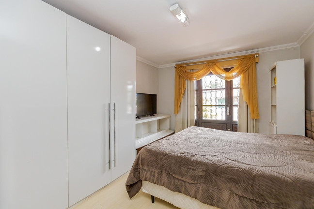 Imagem Sobrado com 3 Quartos à Venda, 114 m² em Guaira - Curitiba Imagem Sobrado com 3 Quartos à Venda, 114 m² em Guaira - Curitiba