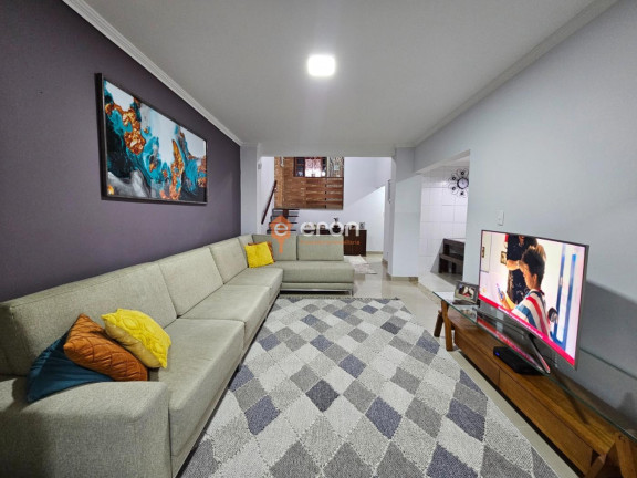 Imagem Casa com 3 Quartos à Venda, 213 m² Imagem Casa com 3 Quartos à Venda, 213 m²