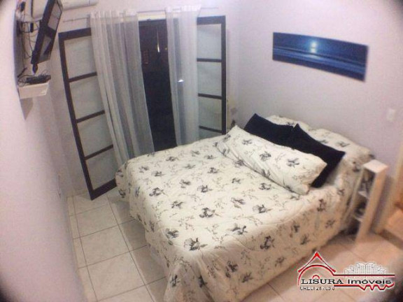 Imagem Casa de Condomínio com 3 Quartos à Venda, 114 m² em Jardim Califórnia - Jacareí