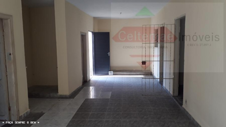 Imagem Casa com 5 Quartos à Venda, 200 m² em Centro - Taubaté Imagem Casa com 5 Quartos à Venda, 200 m² em Centro - Taubaté
