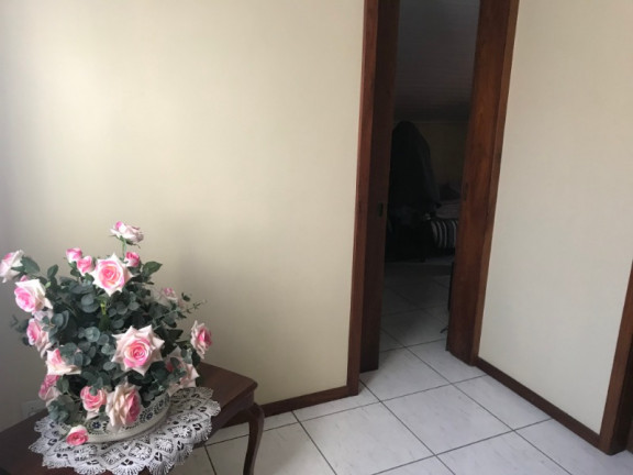 Imagem Casa com 4 Quartos à Venda, 230 m² em Jardim Itu - Porto Alegre