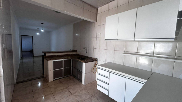 Imagem Sobrado com 4 Quartos à Venda, 218 m² em Vila Areao - Taubaté Imagem Sobrado com 4 Quartos à Venda, 218 m² em Vila Areao - Taubaté