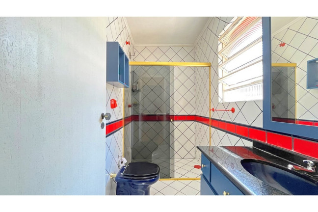 Imagem Casa com 3 Quartos à Venda, 229 m² em Ipanema - Porto Alegre Imagem Casa com 3 Quartos à Venda, 229 m² em Ipanema - Porto Alegre