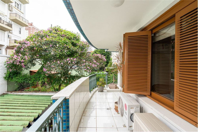 Imagem Apartamento com 3 Quartos à Venda, 131 m² em Higienópolis - Porto Alegre Imagem Apartamento com 3 Quartos à Venda, 131 m² em Higienópolis - Porto Alegre