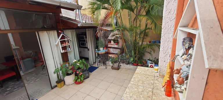 Imagem Casa com 2 Quartos à Venda, 160 m² em São Geraldo - Porto Alegre