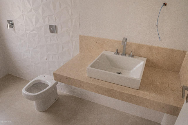 Imagem Casa com 5 Quartos à Venda, 343 m² em Jardins Valência - Goiânia