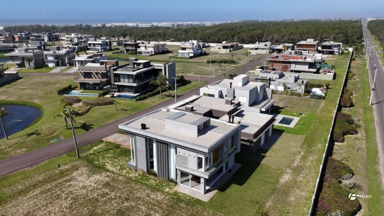 Imagem Casa de Condomínio com 4 Quartos à Venda, 250 m² em Capão Novo - Capão Da Canoa Imagem Casa de Condomínio com 4 Quartos à Venda, 250 m² em Capão Novo - Capão Da Canoa
