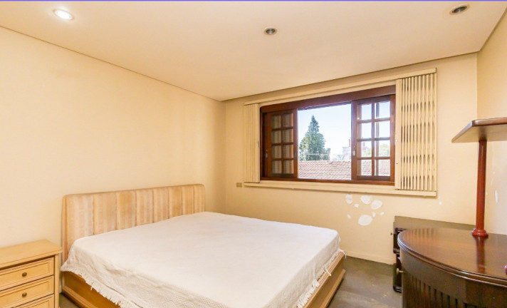 Imagem Casa com 8 Quartos à Venda, 465 m² em Hugo Lange - Curitiba