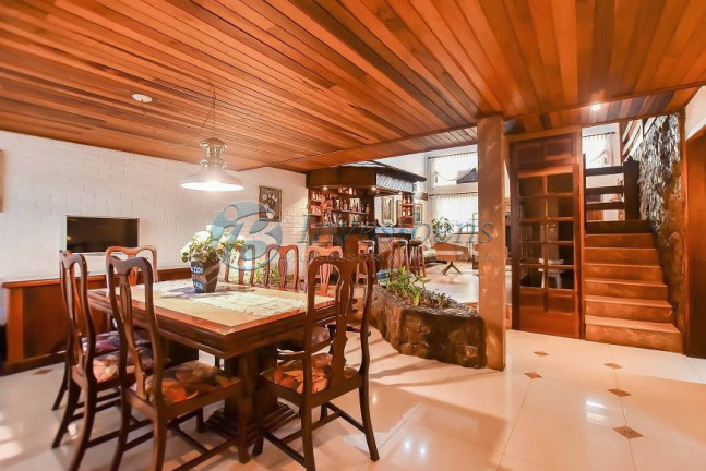 Imagem Casa com 5 Quartos à Venda, 480 m² em Ahú - Curitiba Imagem Casa com 5 Quartos à Venda, 480 m² em Ahú - Curitiba