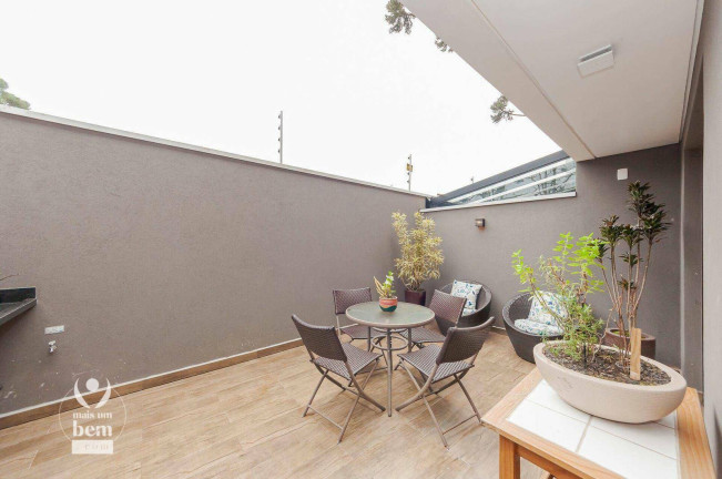 Imagem Sobrado com 3 Quartos à Venda, 118 m² em Santa Cândida - Curitiba