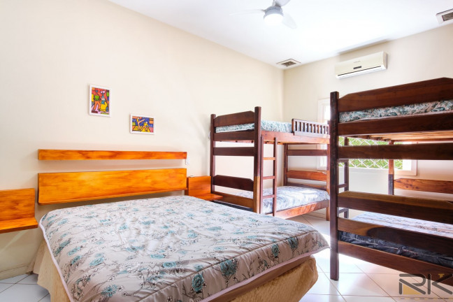 Imagem Casa com 3 Quartos à Venda, 21.800 m² em Centro - Ubatuba