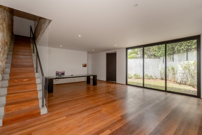 Imagem Casa com 3 Quartos à Venda, 318 m² em Jardim Paulista - São Paulo Imagem Casa com 3 Quartos à Venda, 318 m² em Jardim Paulista - São Paulo
