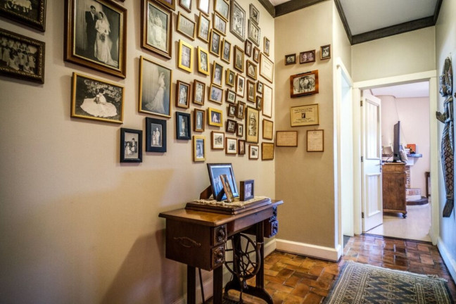 Imagem Casa com 5 Quartos à Venda, em Santa Tereza - Porto Alegre Imagem Casa com 5 Quartos à Venda, em Santa Tereza - Porto Alegre