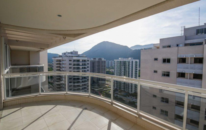 Imagem Apartamento com 4 Quartos à Venda, 250 m² em Camorim - Rio De Janeiro