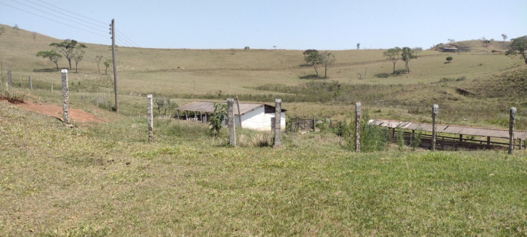 Imagem Fazenda à Venda, 100 m² em Centro - Guaratinguetá Imagem Fazenda à Venda, 100 m² em Centro - Guaratinguetá