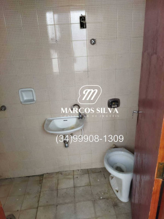 Imagem Casa com 3 Quartos à Venda, 250 m² em Nossa Senhora Aparecida - Uberlândia Imagem Casa com 3 Quartos à Venda, 250 m² em Nossa Senhora Aparecida - Uberlândia