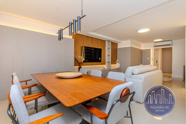 Imagem Apartamento com 3 Quartos à Venda, 129 m² em Centro - Balneário Camboriú Imagem Apartamento com 3 Quartos à Venda, 129 m² em Centro - Balneário Camboriú