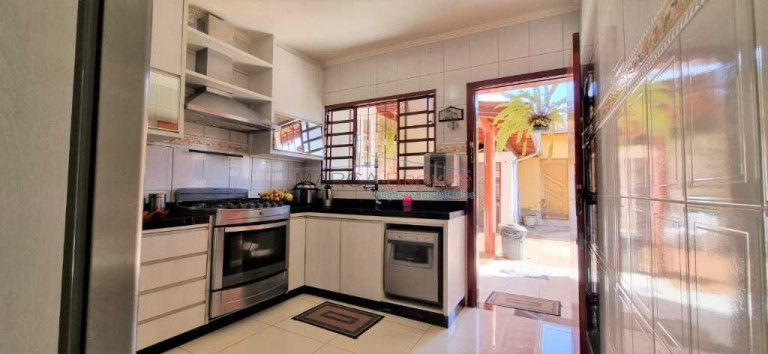 Imagem Casa com 3 Quartos à Venda, 300 m² em Loteamento Residencial Fonte Nova - Valinhos Imagem Casa com 3 Quartos à Venda, 300 m² em Loteamento Residencial Fonte Nova - Valinhos