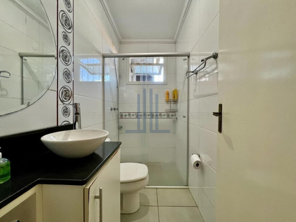 Imagem Casa com 4 Quartos à Venda, 211 m² em Tomazetti - Santa Maria Imagem Casa com 4 Quartos à Venda, 211 m² em Tomazetti - Santa Maria