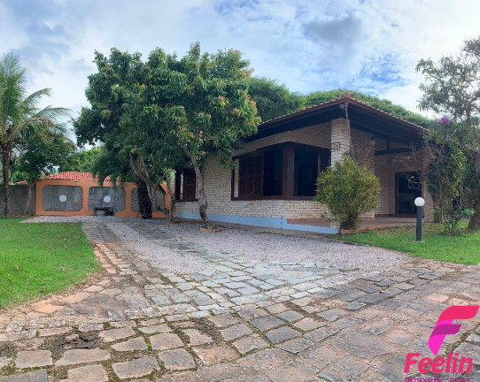 Imagem Casa com 6 Quartos à Venda, 370 m² em Armação - Florianópolis Imagem Casa com 6 Quartos à Venda, 370 m² em Armação - Florianópolis