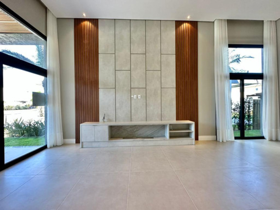 Imagem Casa com 4 Quartos à Venda, em -- - Capao Da Canoa Imagem Casa com 4 Quartos à Venda, em -- - Capao Da Canoa