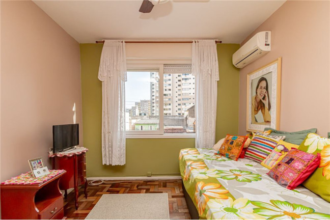 Imagem Imóvel com 2 Quartos à Venda, 127 m² em Santana - Porto Alegre Imagem Imóvel com 2 Quartos à Venda, 127 m² em Santana - Porto Alegre