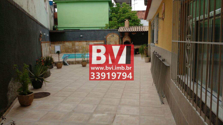 Imagem Casa com 5 Quartos à Venda, 240 m² em Irajá - Rio De Janeiro