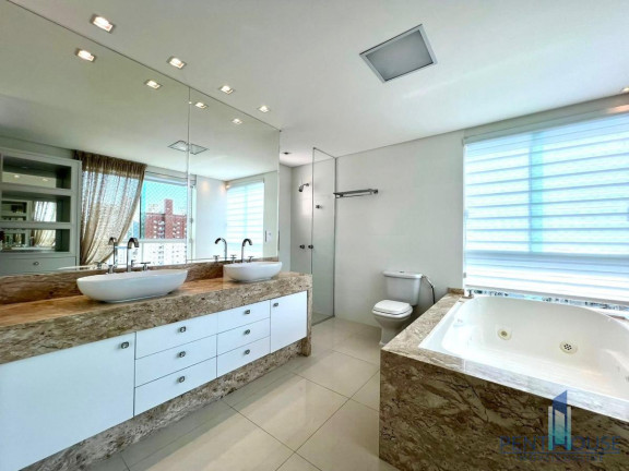 Imagem Cobertura com 4 Quartos à Venda, 241 m² em Centro - Balneário Camboriú Imagem Cobertura com 4 Quartos à Venda, 241 m² em Centro - Balneário Camboriú