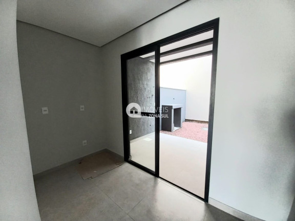 Imagem Casa com 2 Quartos à Venda, 100 m² Imagem Casa com 2 Quartos à Venda, 100 m²