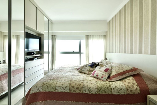 Imagem Imóvel com 1 Quarto à Venda, 45 m² em Cristal - Porto Alegre Imagem Imóvel com 1 Quarto à Venda, 45 m² em Cristal - Porto Alegre