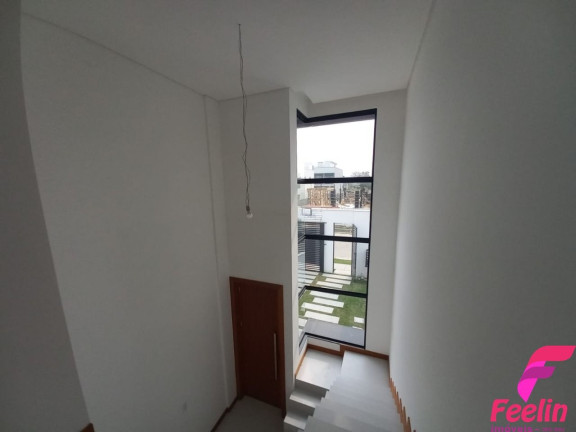 Imagem Casa com 3 Quartos à Venda, 161 m² em Campeche - Florianópolis Imagem Casa com 3 Quartos à Venda, 161 m² em Campeche - Florianópolis