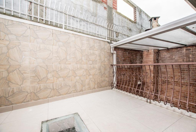 Imagem Sobrado com 4 Quartos à Venda, 180 m² em Santo Inácio - Curitiba Imagem Sobrado com 4 Quartos à Venda, 180 m² em Santo Inácio - Curitiba