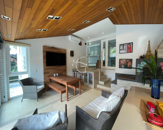 Imagem Casa com 4 Quartos à Venda, 545 m² em América - Joinville