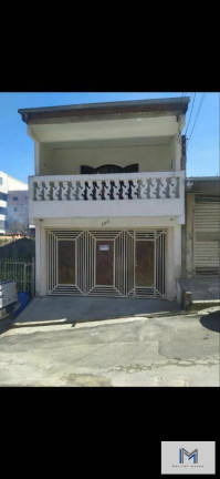 Casa com 6 Quartos à Venda,  em Jd Primeiro De Maio - Carapicuíba
