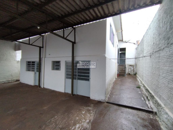 Imagem Casa com 3 Quartos para Alugar, 256 m² em Nossa Senhora Da Abadia - Uberaba Imagem Casa com 3 Quartos para Alugar, 256 m² em Nossa Senhora Da Abadia - Uberaba