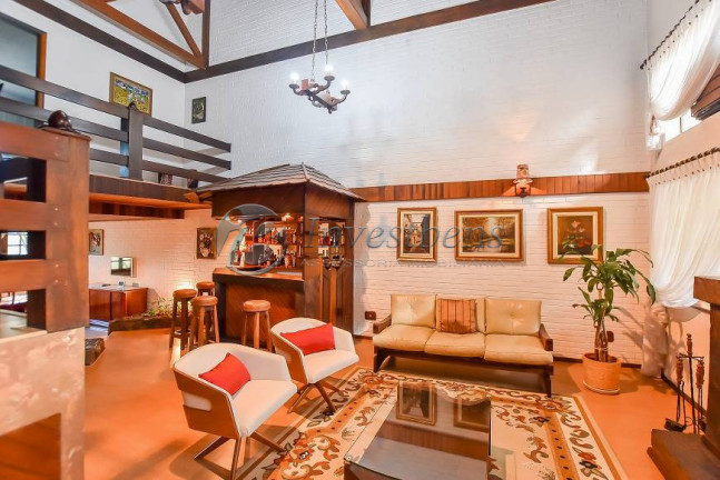 Casa com 5 Quartos à Venda, 480 m² em Ahú - Curitiba