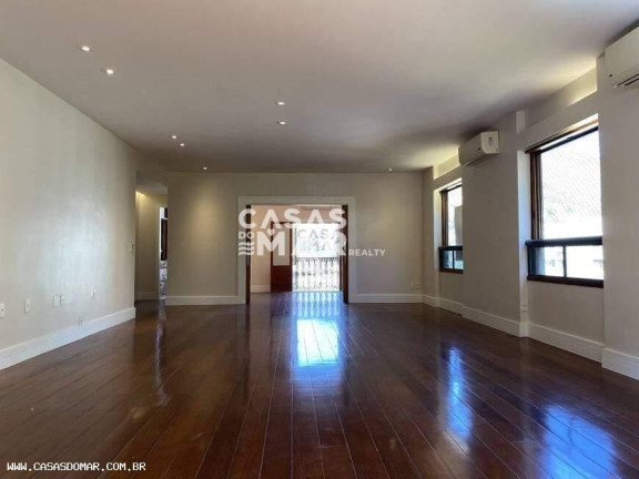 Imagem Imóvel com 4 Quartos à Venda, 220 m² em Humaitá - Rio De Janeiro Imagem Imóvel com 4 Quartos à Venda, 220 m² em Humaitá - Rio De Janeiro
