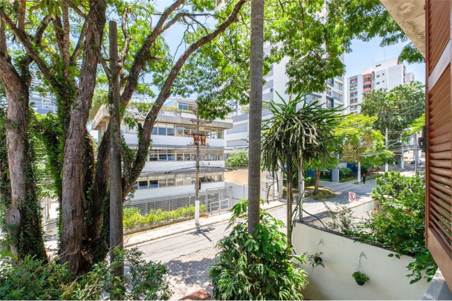 Imagem Casa com 4 Quartos à Venda, em Chácara Santo Antônio (zona Sul) - São Paulo Imagem Casa com 4 Quartos à Venda, em Chácara Santo Antônio (zona Sul) - São Paulo