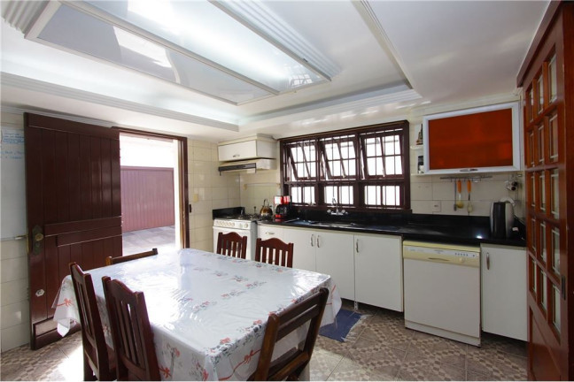 Imagem Casa com 5 Quartos à Venda, em São José - Porto Alegre Imagem Casa com 5 Quartos à Venda, em São José - Porto Alegre