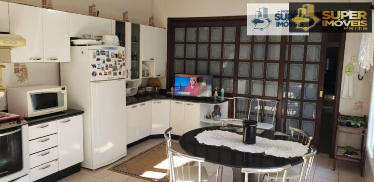 Imagem Casa com 3 Quartos à Venda, 300 m² em Centro - Pelotas
