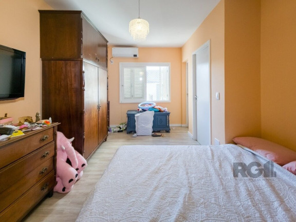 Imagem Casa com 4 Quartos à Venda,  em Vila Nova - Porto Alegre